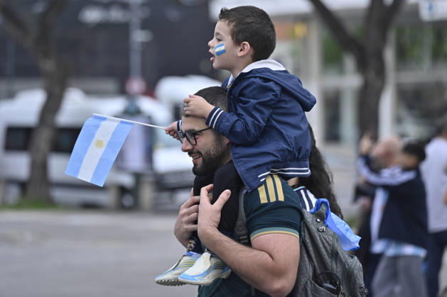 BUENOS AIRES, ARGENTINA - OCTOBER 06: Fans of Argentina outside the stadium before the International Friendly, Länderspiel, Nationalmannschaft match between Argentina and Benin at Estadio Mas Monumental on October 06, 2026 in Buenos Aires, Argentina. Photo by SFSI Argentina national team, Nationalteam v Benin Copyright: xSFSIx