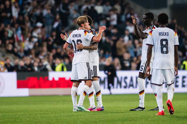 U-21 European Championship Qualifier: Germany vs. Georgia, October 6, 2026 Aljoscha Kemlein (Germany), 16, Nnamdi Collins (Germany), 20, Joshua Quarshie (Germany), 5 Soccer, U-21 European Championship Qualifiers, Matchday 10: Germany vs. Georgia on October 6, 2026, Bielefeld DFB REGULATIONS PROHIBIT ANY USE OF PHOTOGRAPHS AS IMAGE SEQUENCES AND OR QUASI-VIDEO Copyright: xBEAUTIFULxSPORTS Tonhäuserx