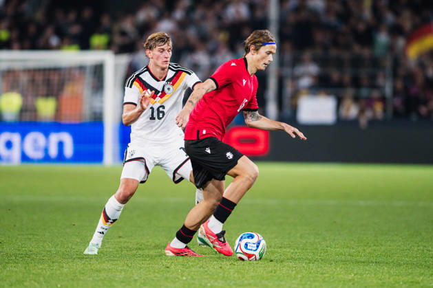 U-21 European Championship Qualifier: Germany vs. Georgia, October 6, 2026: Aljoscha Kemlein (Germany, 16) vs. Luka Latsabidze (Georgia, 15) – Soccer, U-21 European Championship Qualifiers, Matchday 10: Germany vs. Georgia on October 6, 2026, Bielefeld DFB REGULATIONS PROHIBIT ANY USE OF PHOTOGRAPHS AS IMAGE SEQUENCES AND OR QUASI-VIDEO Copyright: xBEAUTIFULxSPORTS Tonhäuserx