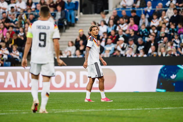 U-21 European Championship Qualifier: Germany vs. Georgia, October 6, 2026; Paris Brunner (Germany), 19, watching; Nicolò Tresoldi (Germany), 9; Soccer; U-21 European Championship Qualifier, Matchday 10: Germany vs. Georgia on October 6, 2026; Bielefeld DFB REGULATIONS PROHIBIT ANY USE OF PHOTOGRAPHS AS IMAGE SEQUENCES AND OR QUASI-VIDEO Copyright: xBEAUTIFULxSPORTS Tonhäuserx
