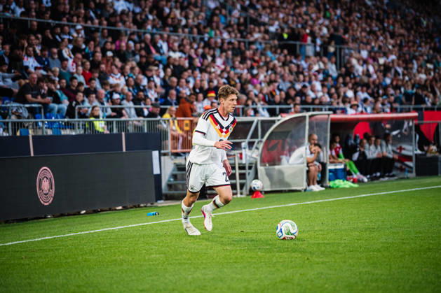 U-21 European Championship Qualifier: Germany vs. Georgia, October 6, 2026; Elias Baum, Germany; 2 on the ball; soccer; U-21 European Championship Qualifier; Matchday 10: Germany vs. Georgia on October 6, 2026; Bielefeld DFB REGULATIONS PROHIBIT ANY USE OF PHOTOGRAPHS AS IMAGE SEQUENCES AND OR QUASI-VIDEO Copyright: xBEAUTIFULxSPORTS Tonhäuserx