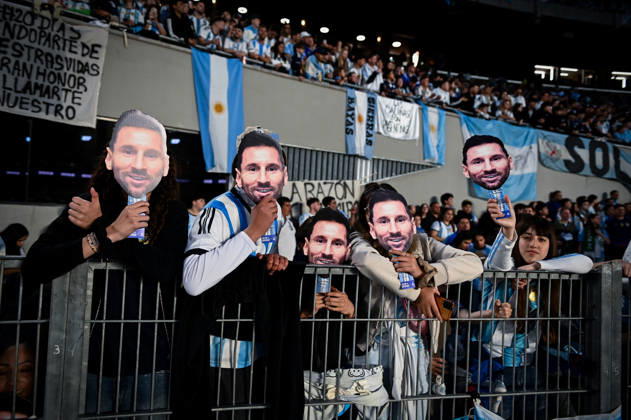 Argentina x Benin BUENOS AIRES, AR - 06.10.2026: ARGENTINA X BENIN - Fans of Argentina during the International Friendly, Länderspiel, Nationalmannschaft match between Argentina and Benin on Tuesday, October 6, 2026, at the Estadio Monumental in Buenos Aires, Argentina. The match marks Messi& 39;s farewell to the Argentine national team, Nationalteam (Photo: Gabriel Sotelo Fotoarena) x3026019x  GabrielxSotelo