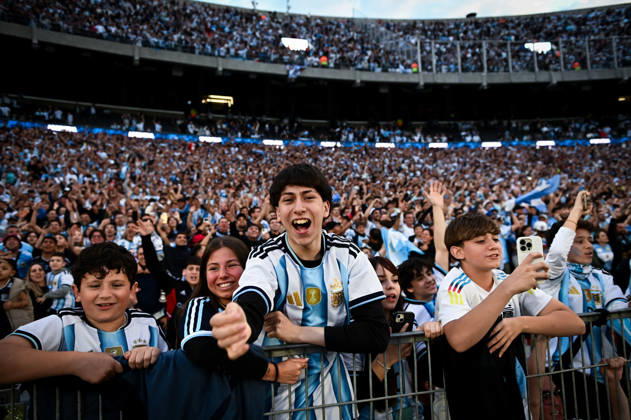 Argentina x Benin BUENOS AIRES, AR - 06.10.2026: ARGENTINA X BENIN - Fans of Argentina during the International Friendly, Länderspiel, Nationalmannschaft match between Argentina and Benin on Tuesday, October 6, 2026, at the Estadio Monumental in Buenos Aires, Argentina. The match marks Messi& 39;s farewell to the Argentine national team, Nationalteam (Photo: Gabriel Sotelo Fotoarena) x3026024x  GabrielxSotelo