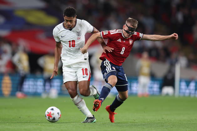 England gegen Tschechien, 6. Oktober 2026, London International Football, UEFA Nations League, England gegen Tschechien, Jude Bellingham (England) und Michal Sadilek (Tschechien), Foto: Charlotte Wilson, Offside, London, Großbritannien Copyright: xCharlottexWilsonx xOffsidexOffside