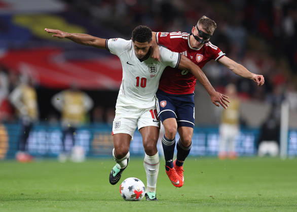 England gegen Tschechien, 6. Oktober 2026, London International Football, UEFA Nations League, England gegen Tschechien, Jude Bellingham (England) und Michal Sadilek (Tschechien), Foto: Charlotte Wilson, Offside, London, Großbritannien Copyright: xCharlottexWilsonx xOffsidexOffside