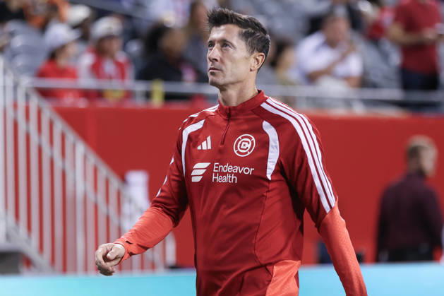 CHICAGO, USA - October 6: Robert Lewandowski (9 Chicago Fire FC) is seen before the Major League Soccer game between Chicago Fire FC and Vancouver Whitecaps FC at Soldier Field on Tuesday October 6 in Chicago, USA Copyright: xShainaxBenhiyoun SPPx Sportspressphoto_SPR247754