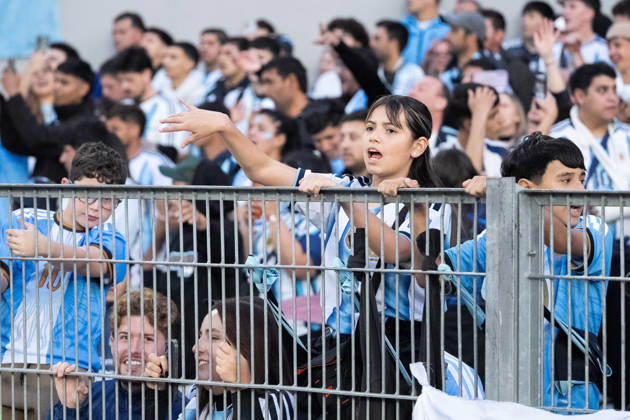 Argentine fans celebrate in the stands before the International Friendly, Länderspiel, Nationalmannschaft football match between Argentina and Benin, at the Estadio Monumental Antonio V. Liberti, on October 6, 2026, in Buenos Aires, Argentina. Lionel Messi will play his last match for Argentina after announcing his retirement from the national team, Nationalteam Richard Callis Fotoarena (Richard Callis SPP) Copyright: xRichardxCallisx xSPPx spp-en-RiCa-3026034