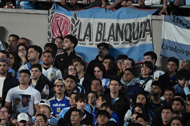 Argentina x Benin BUENOS AIRES, AR - 06.10.2026: ARGENTINA X BENIN - Fans of Argentina during the International Friendly, Länderspiel, Nationalmannschaft match between Argentina and Benin on Tuesday, October 6, 2026, at the Estadio Monumental in Buenos Aires, Argentina. The match marks Messi& 39;s farewell to the Argentine national team, Nationalteam (Photo: Gabriel Sotelo Fotoarena) x3026063x GabrielxSotelo