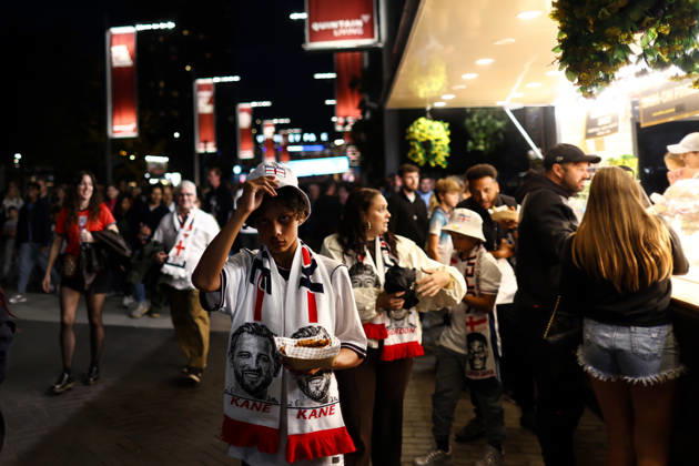 England gegen Tschechien, 6. Oktober 2026, London, UEFA Nations League: England gegen Tschechien – England-Fans auf dem Wembley Way. Foto: Jacques Feeney, Offside, London, Großbritannien  Copyright: xJacquesxFeeneyx xOffsidexOffside