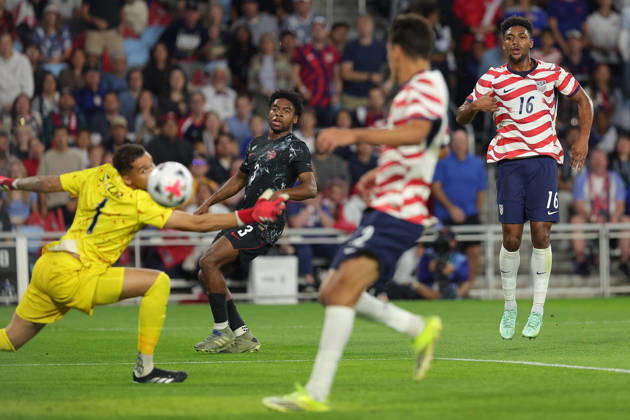 SAINT PAUL, MN - OCTOBER 06: United States Alex Freeman (16) passes the ball to Justin Ellis (22) for a goal during the first half of the men™s friendly match between the U.S. national team, Nationalteam and Canada™s national team on October 6th, 2026, at Allianz Field in Saint Paul, MN. (Photo by Bailey Hillesheim Icon Sportswire) SOCCER: OCT 06 USA vs Canada EDITORIAL USE ONLY Icon20261006007