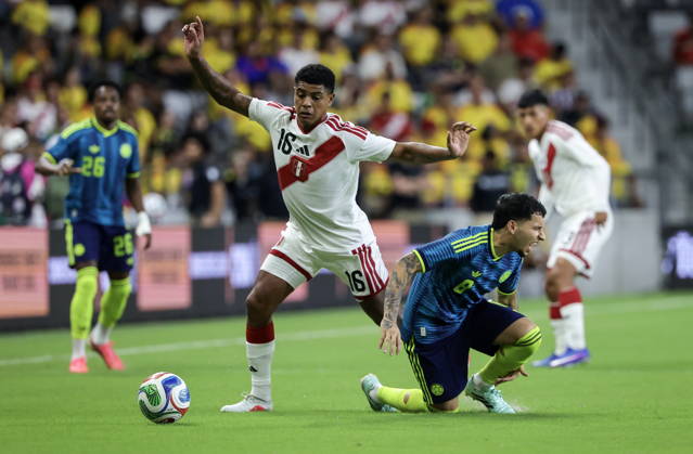 International soccer friendly - Colombia vs. Peru Peru midfielder Wilder Cartagena (L) in action against Colombia midfielder Gustavo Puerta (R) during the international soccer friendly between Colombia and Peru at Nu Stadium in Miami, Florida, USA, 06 October 2026. MIAMI FLORIDA United States  Copyright: xCRISTOBALxHERRERA-ULASHKEVICHx