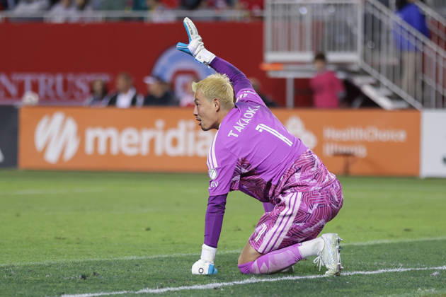 CHICAGO, USA - October 6: Yohei Takaoka (1 Vancouver Whitecaps FC) gestures during the Major League Soccer game between Chicago Fire FC and Vancouver Whitecaps FC at Soldier Field on Tuesday October 6 in Chicago, USA Copyright: xShainaxBenhiyoun SPPx Sportspressphoto_SPR247851