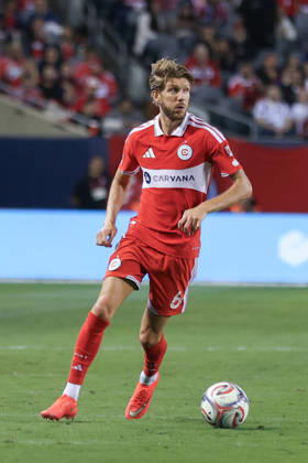 CHICAGO, USA - October 6: Anton Saletros (6 Chicago Fire FC) dribbles the ball during the Major League Soccer game between Chicago Fire FC and Vancouver Whitecaps FC at Soldier Field on Tuesday October 6 in Chicago, USA Copyright: xShainaxBenhiyoun SPPx Sportspressphoto_SPR247855