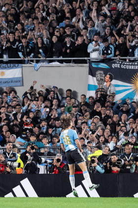 BUENOS AIRES, ARGENTINA - OCTOBER 06: Nico Paz of Argentina celebrates after scoring the team s second goal during the International Friendly, Länderspiel, Nationalmannschaft football match between Argentina and Benin at Estadio Monumental Antonio V. Liberti on October 06, 2026 in Buenos Aires, Argentina. (Photo by Richard Callis Sports Press Photo) Copyright: xRichardxCallis SportsxPressxPhotox Sportspressphoto_SPR247911