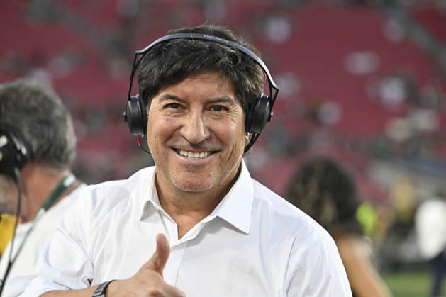 Futbol, Mexico vs Chile Partido amistoso en EEUU 2026. Ivan Zamorano es fotografiado previo al partido amistoso frente a Mexico, disputado en el estadio Los Angeles Memorial Coliseum en California, EEUU. 06 10 2026 Julio Diaz Photosport Football, Mexico vs Chile Friendly match in EEUU, 2026. Iv‡n Zamorano is photographed before the friendly match against Mexico, played at the Los Angeles Memorial Coliseum in California, EEUU. 06 10 2026 Julio Diaz Photosport Mexico vs Chile, amistoso en EEUU, 2026