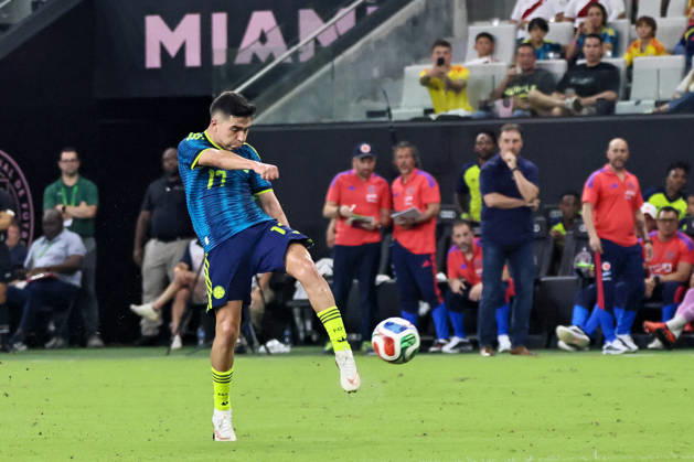 MIAMI, FL - OCTOBER 06: Samuel Velasquez 17 of Colombia shoots on goal during an International Friendly, Länderspiel, Nationalmannschaft soccer match between Colombia and Peru at NU Stadium on October 06, 2026 in Miami, Florida.(Photo by Chris Arjoon Icon Sportswire) SOCCER: OCT 06 Colombia vs Peru EDITORIAL USE ONLY Icon2610060000006