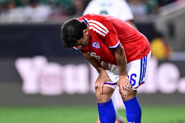 Futbol, Mexico vs Chile Partido amistoso en EEUU 2026. El jugador de Chile, Diego Ulloa es fotografiado durante el partido amistoso frente a Mexico, disputado en el estadio Los Angeles Memorial Coliseum en California, EEUU. 06 10 2026 Julio Diaz Photosport Football, Mexico vs Chile Friendly match in EEUU, 2026. Chilean player Diego Ulloa is photographed during a friendly match played at the Los Angeles Memorial Coliseum in California, EEUU. 06 10 2026 Julio Diaz Photosport Mexico vs Chile, amistoso en EEUU, 2026
