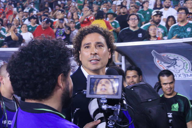 October 6, 2026, Los Angeles, California, USA: Guillermo Ochoa is honored during a ceremony prior to the International Friendly, Länderspiel, Nationalmannschaft match between Mexico and Chile at the Los Angeles Memorial Coliseum on Tuesday October 6, 2026 in Los Angeles, California. ARIANA RUIZ PI Mexico Vs. Chile  - ZUMAp124 20261006_zaa_p124_062 Copyright: xArianaxRuizx