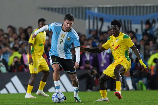 Messi bade farewell to Argentina in the friendly match against Benin BUENOS AIRES, ARGENTINA - OCTOBER 6: Rodrigo de Paul (7) of Argentina in action during the friendly match between Argentina and Benin in Buenos Aires, Argentina on October 6, 2026. Argentine football legend and national team, Nationalteam captain Lionel Messi goodbye to the crowd during his farewell match in front of over 80,000 spectators at the Monumental Stadium. Argentine football star Lionel Messi played his final international match, Länderspiel, Nationalmannschaft in the friendly game between Argentina and Benin. The 39-year-old walk onto the stadium pitch for the final time in the sky-blue and white jersey, entering his farewell as Argentina s record appearance-maker and leading scorer with 207 caps and 125 goals. Luciano Gonzalez Anadolu Buenos Aires Argentina. Editorial use only. Please get in touch for any other usage.  Copyright: x2026xAnadoluxLucianoxGonzalezx