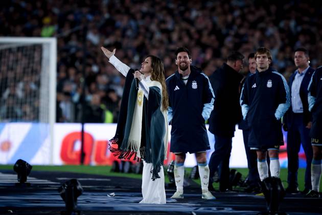 October 6, 2026, Buenos Aires, Buenos Aires, Argentina: The Argentinian singer Soledad (L) and Lionel Messi (L) seen after the match between Argentina and Benin International Friendly, Länderspiel, Nationalmannschaft match, The last match of Messi with Argentina national team, Nationalteam Final score: Argentina 3 - 0 Benin Buenos Aires Argentina - ZUMAs197 20261006_aaa_s197_276 Copyright: xRobertoxxTuerox