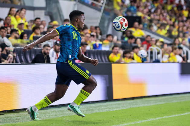 MIAMI, FL - OCTOBER 06: Jhon Arias 10 of Colombia controls a ball during an International Friendly, Länderspiel, Nationalmannschaft soccer match between Colombia and Peru at NU Stadium on October 06, 2026 in Miami, Florida.(Photo by Chris Arjoon Icon Sportswire) SOCCER: OCT 06 Colombia vs Peru EDITORIAL USE ONLY Icon2610060000048