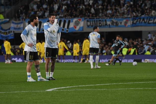 Messi Plays His Final Match with the Argentine National Team in Buenos Aires Soccer player Lionel Messi during warm-ups before the match between the national teams of Argentina and Benin on October 6, 2026, in Buenos Aires, Argentina. The match will be the last time Leo Messi wears the Albiceleste jersey after announcing his retirement from international soccer. OCTOBER 6, 2026 MESSI LAST MATCH ARGENTINA RETIREMENT ARGENTINE SOCCER STAR SOCCERBEST PLAYER Sebastián Buenos Aires, Argentina Buenos Aires, Argentina Spain Copyright: xSebastianxHipperdingerx 7825452