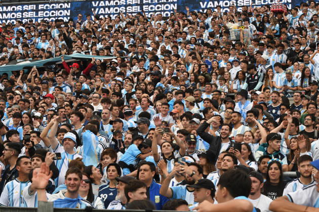 Messi plays his final game with the Argentine national team in Buenos Aires. Fans during the match between the national teams of Argentina and Benin on October 6, 2026, in Buenos Aires, Argentina. The match will be the last time Leo Messi wears the Albiceleste jersey after announcing his retirement from international soccer. OCTOBER 7, 2026, Sebastián, Buenos Aires, Argentina. Buenos Aires, Argentina. Spain Copyright: xSebastianxHipperdingerx 7825494
