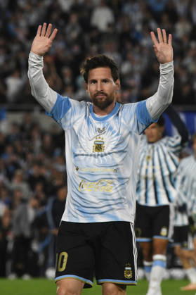 Argentina v Benin - International Friendly, Länderspiel, Nationalmannschaft Lionel Messi of Argentina warms up before the match between Argentina and Benin at Estadio Monumental in Buenos Aires, Argentina, on October 6, 2026. Buenos Aires Buenos Aires Argentina  Copyright: xFedericoxPerettix originalFilename:peretti-argentin261006_np9rI