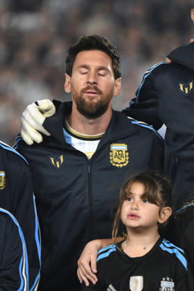 Argentina v Benin - International Friendly, Länderspiel, Nationalmannschaft Lionel Messi of Argentina attends the national anthem ceremony before the match between Argentina and Benin at Estadio Monumental in Buenos Aires, Argentina, on October 6, 2026. Buenos Aires Buenos Aires Argentina  Copyright: xFedericoxPerettix originalFilename:peretti-argentin261006_np9vU