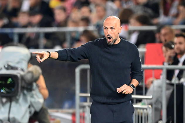 German national team coach Antonio DI SALVO gives instructions to his players; gestures, soccer international match, U21, European Championship qualifiers, Germany vs. Georgia 2–0 on October 6, 2026, Schüco Arena, Bielefeld, Â