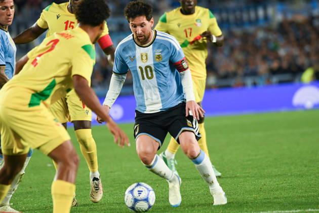 BUENOS AIRES, ARGENTINA 6 OCTOBER: Argentine footballer Lionel Messi focuses on the ball during a friendly match between Argentina and Benin at the Estadio Monumental Antonio V. Liberti on 6 October 2026 in Buenos Aires, Argentina.  Copyright: xMBxMediax