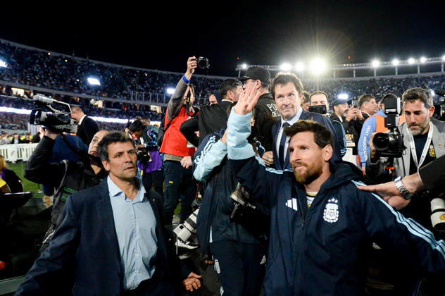 BUENOS AIRES, ARGENTINA 6 OCTOBER: Lionel Messi of Argentina leaves the stadium, waving to the fans, during a friendly match between Argentina and Benin at the Estadio Monumental Antonio V. Liberti on 6 October 2026 in Buenos Aires, Argentina.  Copyright: xMBxMediax