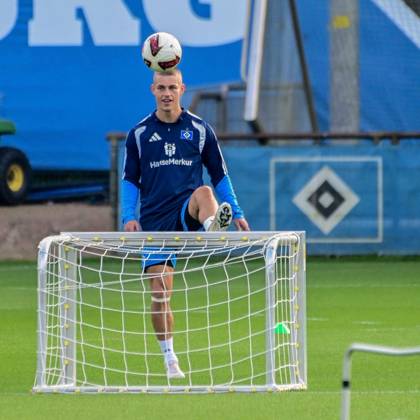 Miro Muheim: HSV in Action—Germany, Hamburg, Volksparkstadion, Soccer, Bundesliga 1, Hamburger SV Training Session
