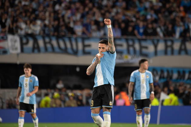 BUENOS AIRES, ARGENTINA 6 OCTOBER: Nicolas Otamendi, an Argentine player waves to the crowd after scoring a goal during a friendly match between Argentina and Benin at the Estadio Monumental Antonio V. Liberti on 6 October 2026 in Buenos Aires, Argentina.  Copyright: xMBxMediax