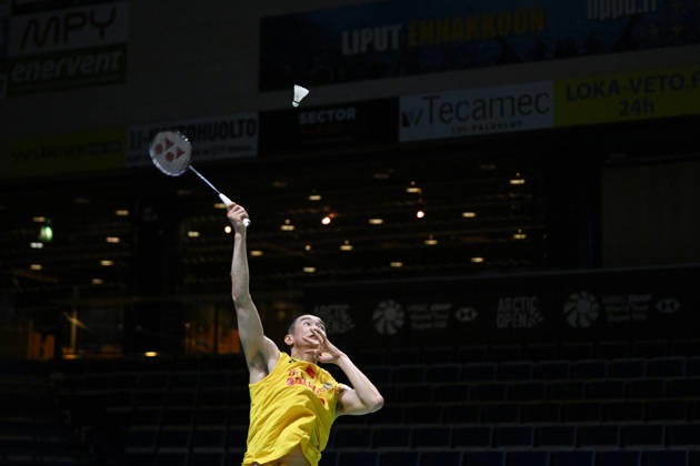 Li Shi Feng of China in action during the badminton Clash of Clans Arctic Open 2026 tournament in Vantaa, Finland on 7th October, 2026. - ANTTI AIMO-KOIVISTO Vantaa Finland XFiJ1rxce18 Copyright: xAnttixAimo-Koivistox XFiJ1rxce18