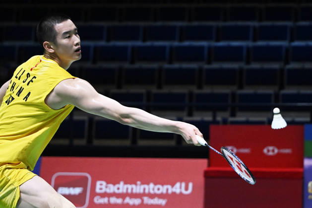 Li Shi Feng of China in action during the badminton Clash of Clans Arctic Open 2026 tournament in Vantaa, Finland on 7th October, 2026. - ANTTI AIMO-KOIVISTO Vantaa Finland z__ZMZS1z5g Copyright: xAnttixAimo-Koivistox z__ZMZS1z5g