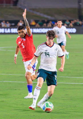 October 6, 2026, Los Angeles, California, USA: Armando Gonzalez 14 of Mexico during an International Friendly, Länderspiel, Nationalmannschaft match against Chile at Los Angeles Memorial Coliseum on Tuesday, October 6, 2026, in Los Angeles, California. Mexico loses to Chile, 0-2. JAVIER ROJAS PI Mexico Vs. Peru  - ZUMAp124 20261006_zaa_p124_139 Copyright: xJavierxRojasx