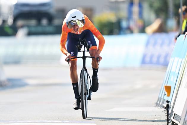 Netherlands Jop Van Den Biggelaar crosses the finish line of the Men Junior Individual Time Trial race (22km) at the cycling UEC Road European Championships, in Ljubljana, Slovenia, on Wednesday 7 October 2026. The UEC Road European Championships are taking place from 02 to 07 October in Ljubljana, Slovenia. DAVIDxPINTENS x189036053x