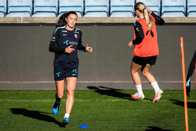 The women s national soccer team is preparing for the World Cup qualifiers Oslo, October 7, 2026 Ingrid Syrstad Engen during a training session at Ullevaal Stadium, for the World Cup qualifier against Romania. The matches will be played on October 9 at Arcul de Triumf Stadium in Bucharest and on October 13 at Ullevaal Stadium in Oslo. Photo: Beate Oma Dahle, NTB, Oslo, Norway. EDITORIAL USE ONLY. RESTRICTED USE FOR BETTING COMPANIES. Copyright: xBeatexOmaxDahlex xNTBx