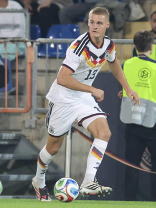 Tom Rothe of Germany controls the ball during the UEFA Under-21 EURO qualifier between Germany U21 and Georgia U21 at Almstadion on October 6, 2026, in Bielefeld, Germany. Photo by Marco Steinbrenner, DeFodi Images