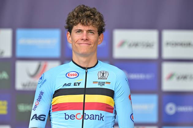 Belgium s Vic De Smet , winner of the bronze medal celebrates on the podium of the Men Junior Individual Time Trial race (22km) at the cycling UEC Road European Championships, in Ljubljana, Slovenia, on Wednesday 7 October 2026. The UEC Road European Championships are taking place from 02 to 07 October in Ljubljana, Slovenia. DAVIDxPINTENS x189037962x