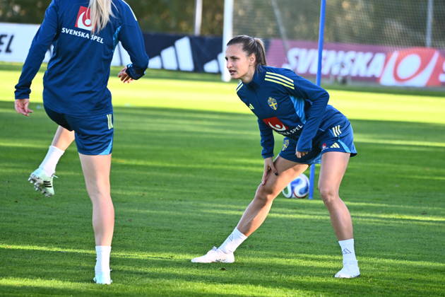 STOCKHOLM, SWEDEN, October 7, 2026 — Amanda Ilestedt, Nathalie Björn, Evelyn Ijeh, and Hanna Bennison as the women’s national team trains at Bosön ahead of the playoff for the 2027 World Cup. STOCKHOLM, SWEDEN x10090x Copyright: xClaudioxBresciani TTx THE WOMEN S NATIONAL TEAM TRAINS BEFORE THE PLAYOFFS