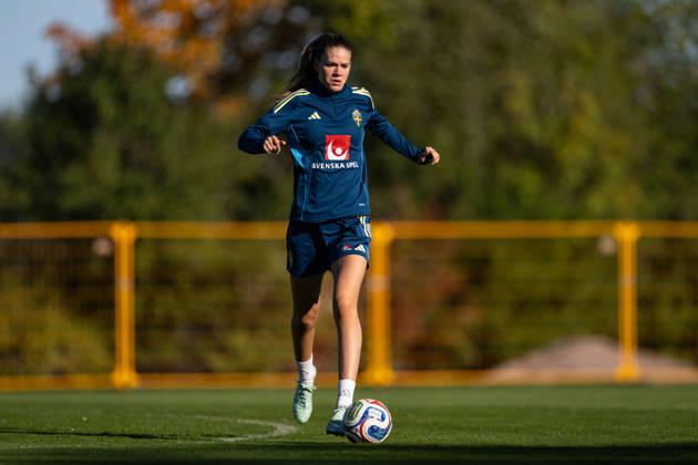 October 7, 2026: Bella Andersson of the Swedish women’s national soccer team during a training session on October 7, 2026 in Stockholm. Photo by Emma Wallskog, BILDBYRAN, code EW EW0716: soccer, football, fotball, World Cup qualifiers, FIFA Women’s World Cup qualifiers, training, Sweden, women’s soccer, BBENG  Copyright: EMMAxWALLSKOG BB261007EW024