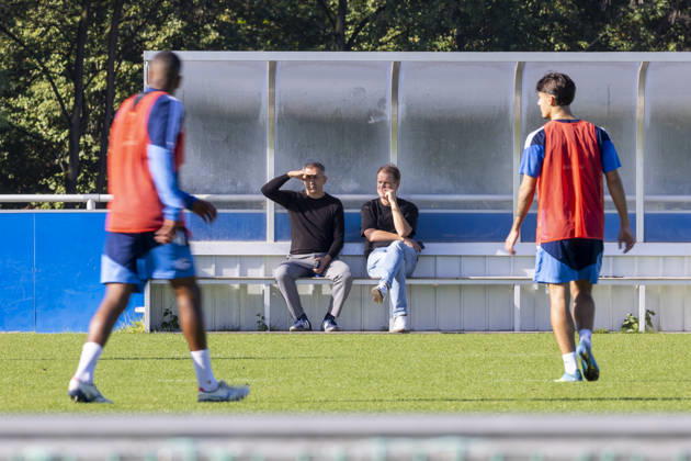 October 7, 2026, Soccer, FC Schalke 04 training session featuring Ayhan Tumani, Sports Director of the FC Schalke 04 Youth Academy, and Till Beckmann, Administrative Director of the FC Schalke 04 Youth Academy, at the FC Schalke 04 training facility in Gelsenkirchen, North Rhine-Westphalia, Germany xRHR PHOTO YYx Copyright: RHR-FOTOx RHR-FOTO YY