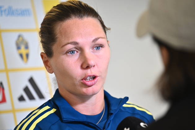 STOCKHOLM, SWEDEN, October 7, 2026 — Amanda Nildén at a press conference following the women s national team s training session at Bosön ahead of the 2027 World Cup playoff. STOCKHOLM, SWEDEN x10090x Copyright: xClaudioxBresciani TTx THE WOMEN S NATIONAL TEAM TRAINS BEFORE THE PLAYOFFS