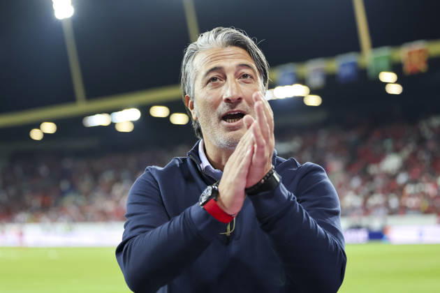 Murat Yakin of Switzerland, coach, with the fans before kickoff, Switzerland, UEFA, Nations League, Matchday 4, Switzerland vs. North Macedonia, October 6, 2026, Lucerne Swissporarena, Switzerland Copyright: xGrantxHubbsx