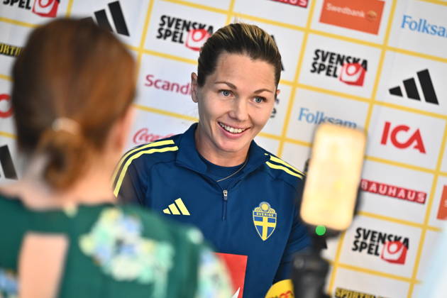 STOCKHOLM, SWEDEN, October 7, 2026: Amanda Nildén at a press conference following the women’s national team’s training session at Bosön ahead of the 2027 World Cup playoff. STOCKHOLM, SWEDEN x10090x Copyright: xClaudioxBresciani TTx THE WOMEN S NATIONAL TEAM TRAINS BEFORE THE PLAYOFFS