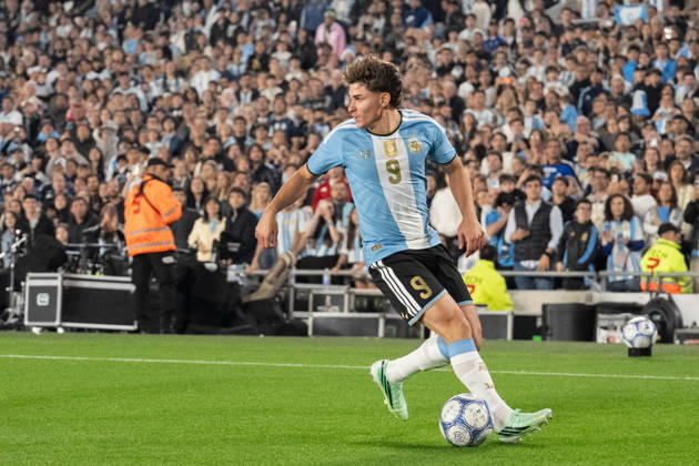 BUENOS AIRES, ARGENTINA - OCTOBER 6: Julian Alvarez of Argentina controls the ball during the International Friendly, Länderspiel, Nationalmannschaft football match between Argentina and Benin, at the Estadio Monumental Antonio V. Liberti, on October 6, 2026, in Buenos Aires, Argentina. Richard Callis Fotoarena (Richard Callis SPP) Copyright: xRichardxCallisx xSPPx spp-en-RiCa-3026225