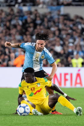 BUENOS AIRES, ARGENTINA - OCTOBER 6: Nicolas Tagliafico of Argentina (R) and Rodolfo Aloko of Benin (L) compete for possession of the ball during the International Friendly, Länderspiel, Nationalmannschaft football match between Argentina and Benin, at the Estadio Monumental Antonio V. Liberti, on October 6, 2026, in Buenos Aires, Argentina. Richard Callis Fotoarena (Richard Callis SPP) Copyright: xRichardxCallisx xSPPx spp-en-RiCa-3026256