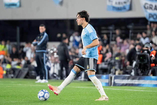 BUENOS AIRES, ARGENTINA - OCTOBER 6: Agustin Giay of Argentina passes the ball during the International Friendly, Länderspiel, Nationalmannschaft football match between Argentina and Benin at the Estadio Monumental Antonio V. Liberti on October 6, 2026, in Buenos Aires, Argentina. Richard Callis Fotoarena (Richard Callis SPP) Copyright: xRichardxCallisx xSPPx spp-en-RiCa-3026262